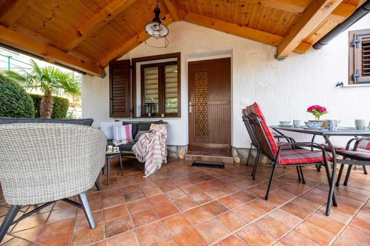 Apartman "Ela" Njivice Extérieur photo
