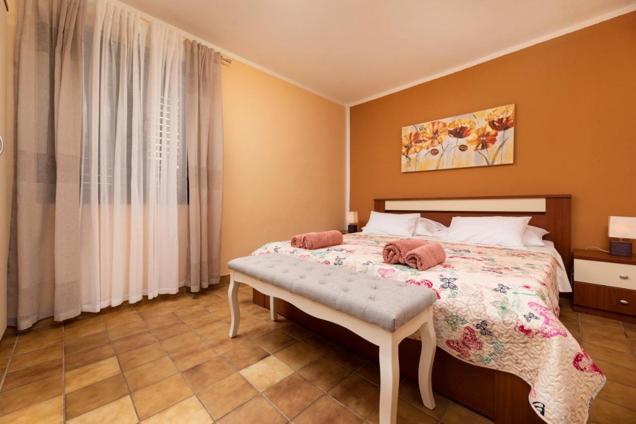 Apartman "Ela" Njivice Extérieur photo